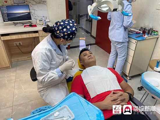 击剑冠军黄良财正式签约担任济宁壹颗芽口腔品牌形象代言人