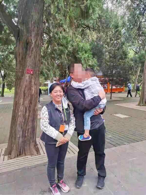 粗心父子景区误走散 曲阜爱心导游热心助团圆