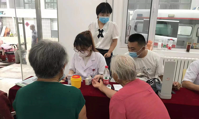 汶上街道让义诊下沉社区，居民们享受“健康福利”