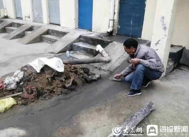 济宁任城区铁塔寺社区修复破损管道 用心服务解民忧