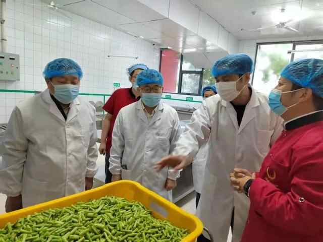 市市场监管局、市教育局、市公安局联合开展学校食堂食品安全飞行检查