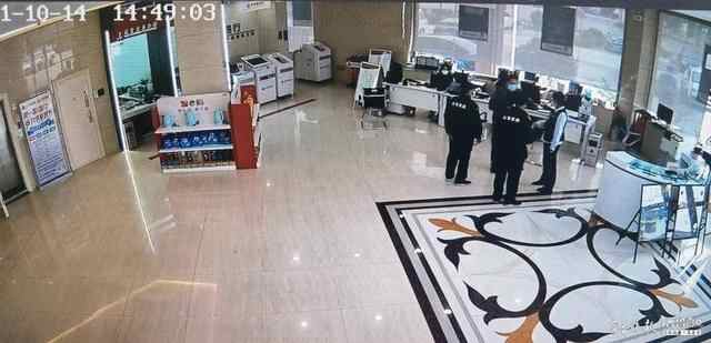 “保安”开立工资卡举止异常，汶上农商银行堵截一起异常开户事件