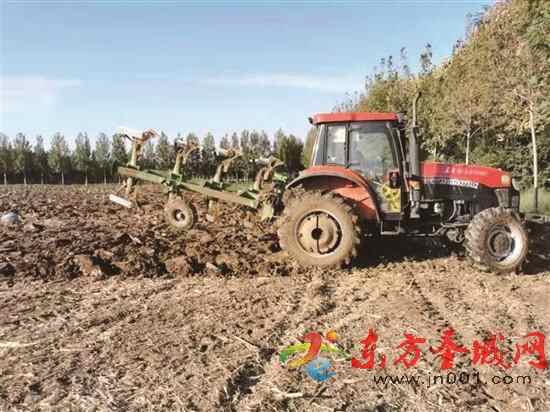 兖州：翻耕备种战“三秋”泗水：全力打好“三秋”仗