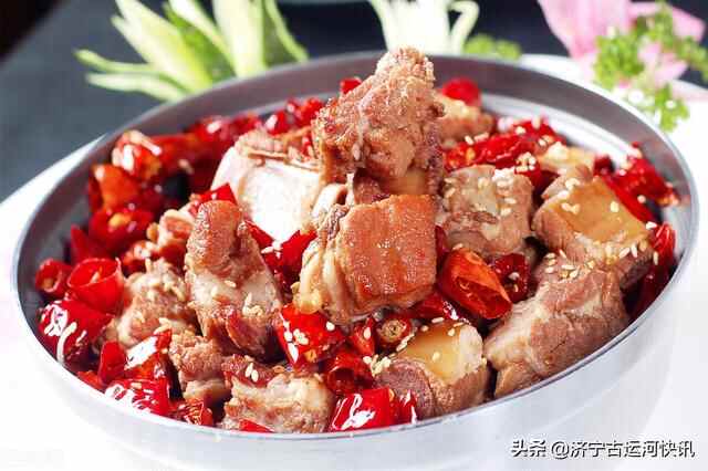 济宁微山高楼渭河村喜面12道菜：捧着一束幸福装饰着绚丽乡村