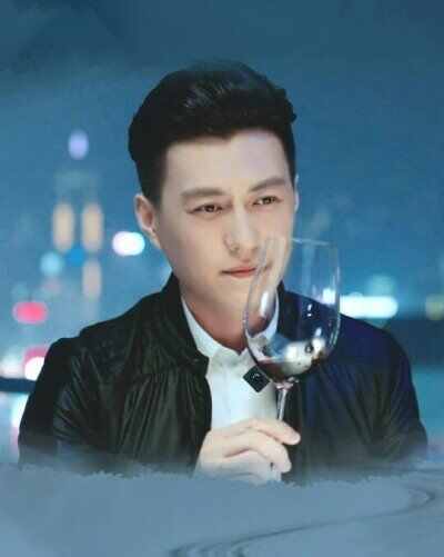 与江珊同居5年，却闪婚离异的李佳，靳东到底经历了什么？