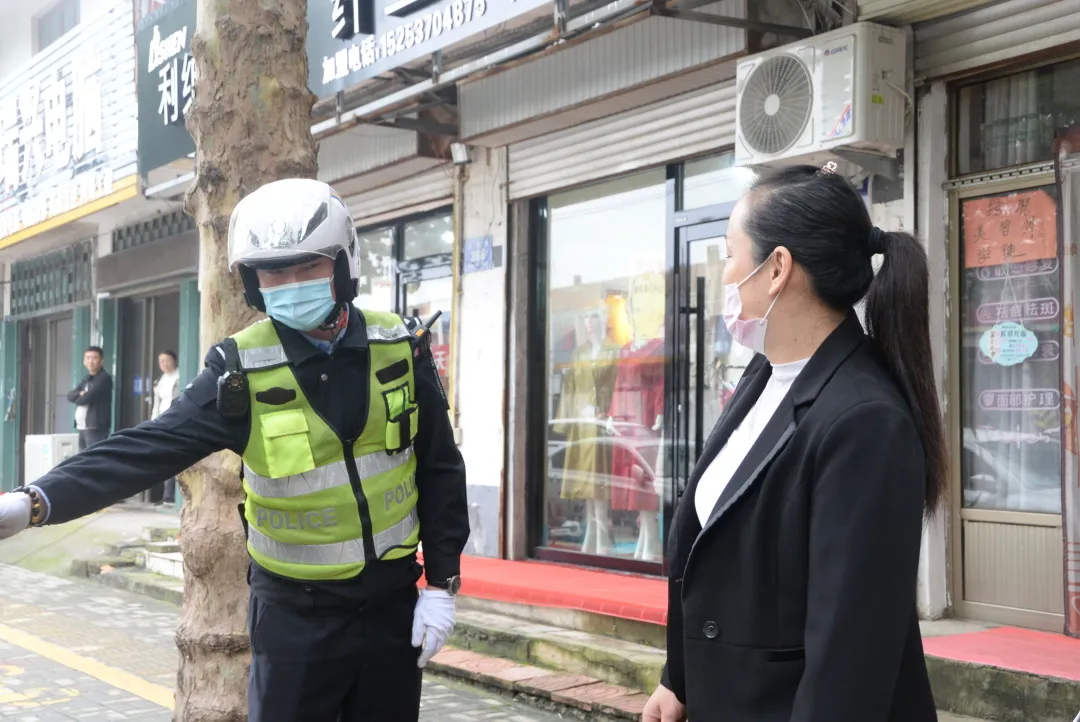文明出行 | 邹城交警开展城区道路交通“大整治、大宣传”行动