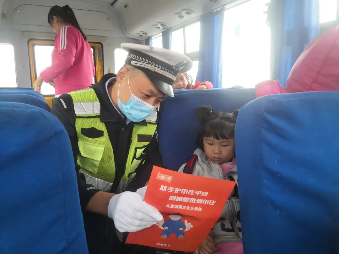 文明出行 | 邹城交警开展城区道路交通“大整治、大宣传”行动