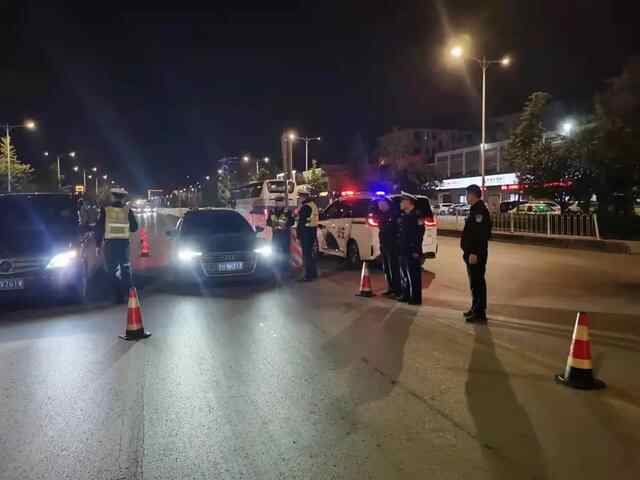 文明出行 | 邹城交警开展城区道路交通“大整治、大宣传”行动