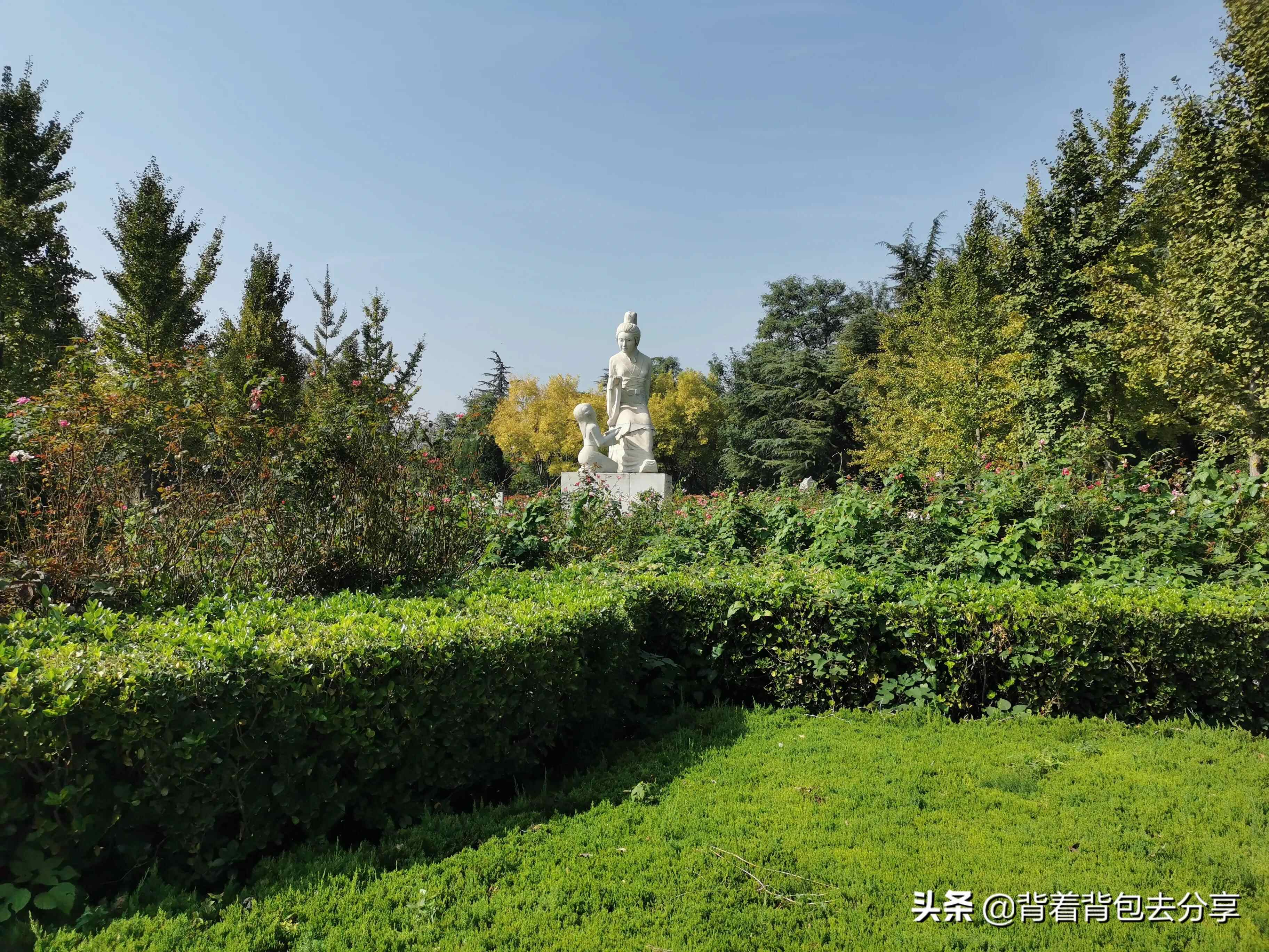 邹城铁山景区，一处免费对外开放的公园，有着最有名气的摩崖石刻