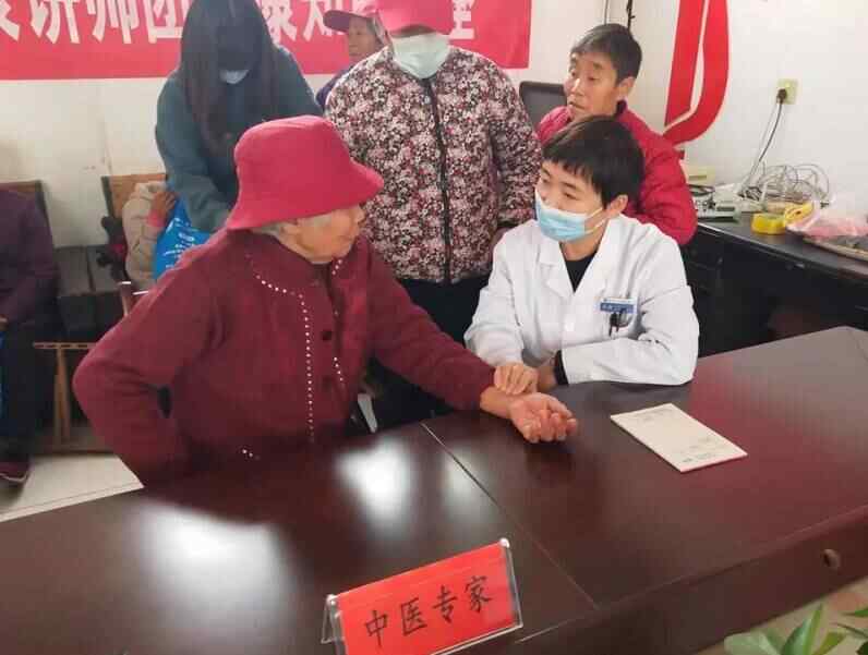曲阜市中医院高层次人才义诊健康宣讲团走进时庄后戴村