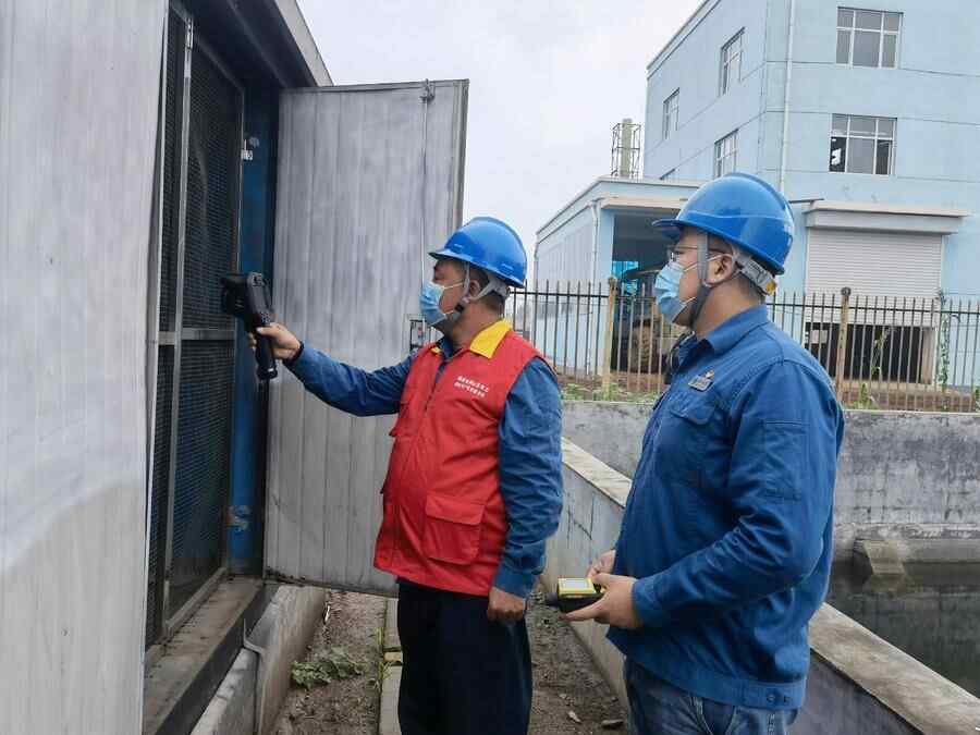 主动上门查隐患，用电安全送车间