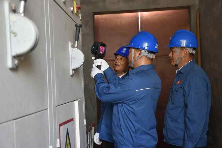 主动上门查隐患，用电安全送车间