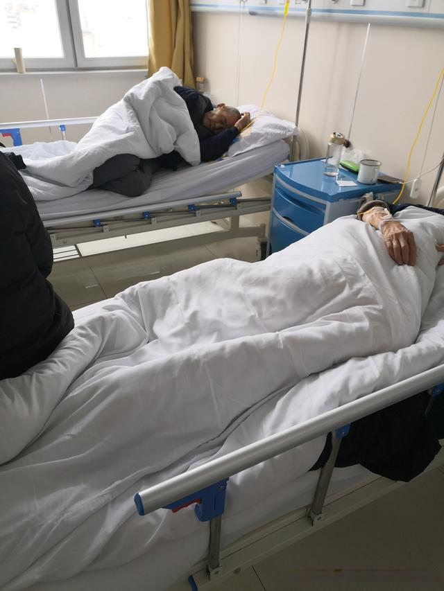 哥哥哈工大毕业生寒酸送外卖，弟弟农民工有车有房娶女大生
