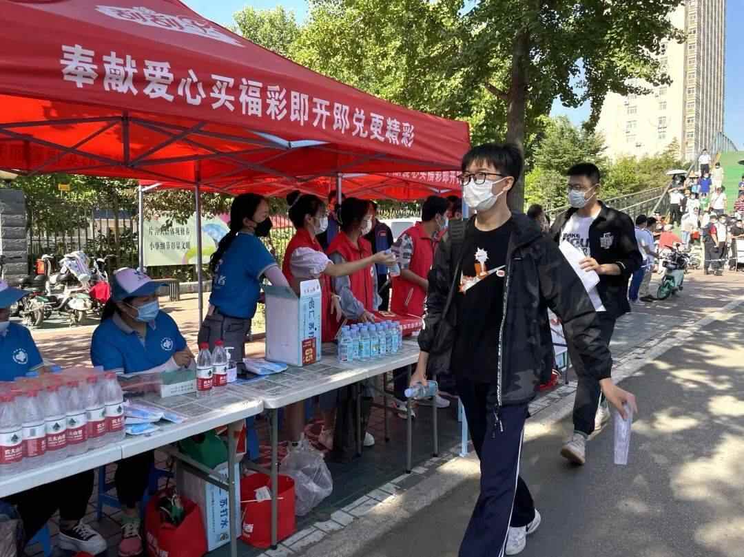 现场直击丨济宁高新区多部门全力护航助高考学子圆梦！