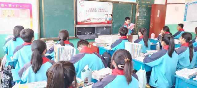 微山县两城一中少年先锋队开展“落实‘双碳’行动，共建美丽家园”主题活动