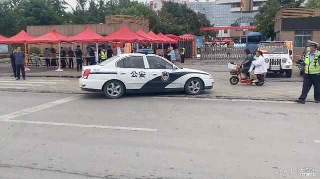 向着理想出发｜忘带准考证、身份证，邹城交警载人火速取回