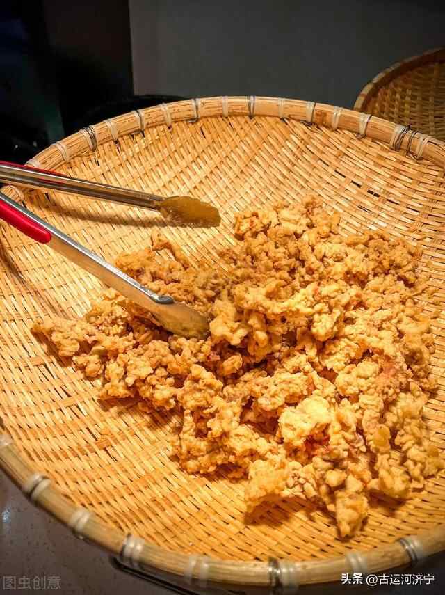 兖州新驿毛辛庄油炸小酥肉：新农村像一朵朵绚丽多彩的花朵绽放