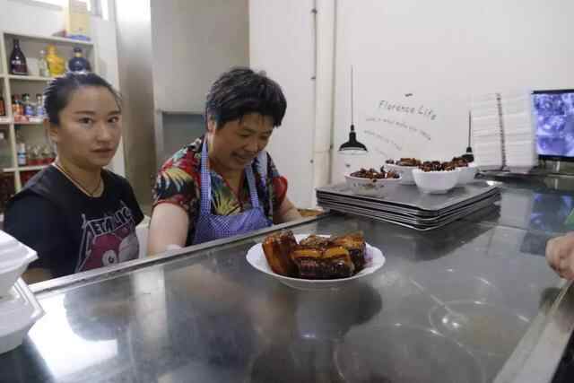 兖州这家来自20年前的干饭锅，除了阿姨们老了，一切都没变……