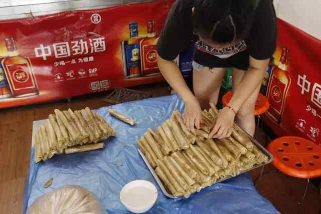 兖州这家来自20年前的干饭锅，除了阿姨们老了，一切都没变……