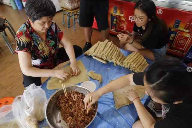 兖州这家来自20年前的干饭锅，除了阿姨们老了，一切都没变……