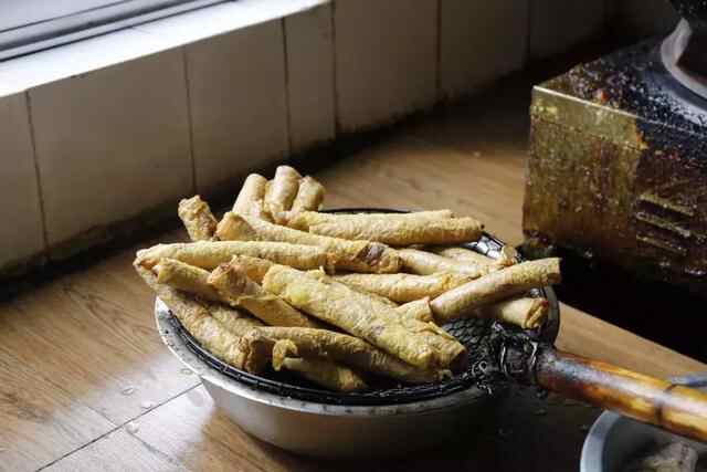兖州这家来自20年前的干饭锅，除了阿姨们老了，一切都没变……