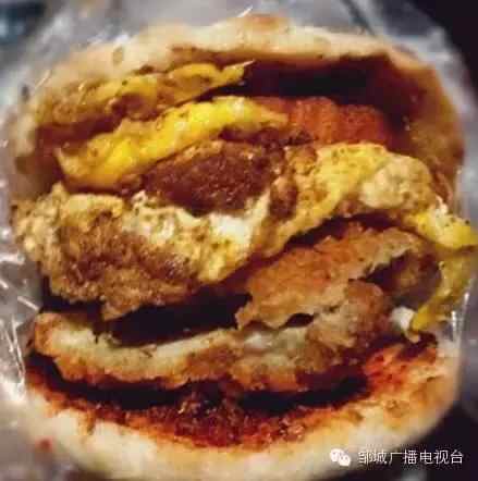 邹城美食：老板，来个夹饼，多放点辣椒！