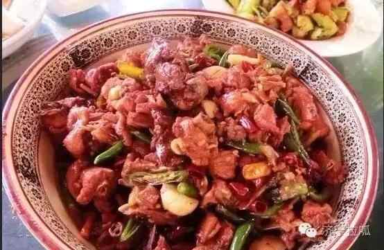 邹城美食：笨鸡那么香，我想去尝尝！
