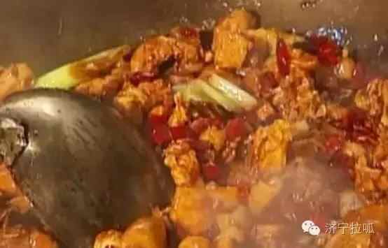 邹城美食：笨鸡那么香，我想去尝尝！