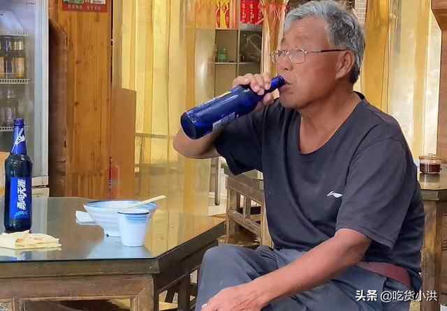 山东小镇上的饭店，靠一碗大肠汤火了40年，15元一碗外地人吃不惯