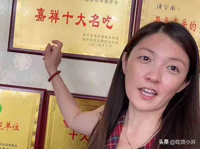 山东小镇上的饭店，靠一碗大肠汤火了40年，15元一碗外地人吃不惯