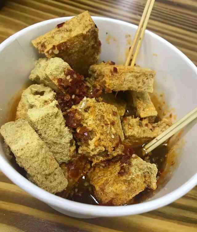 青岛10家西镇名小吃，火了10年，我吃过8家