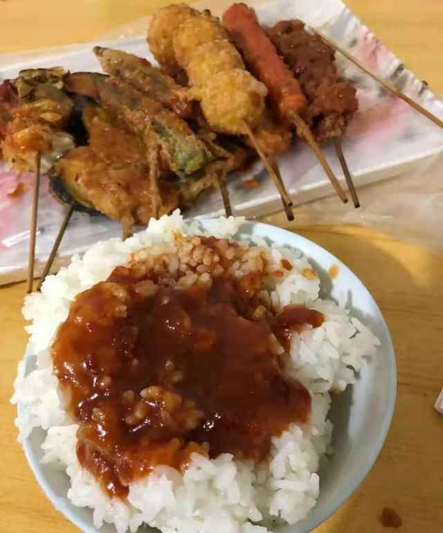 青岛10家西镇名小吃，火了10年，我吃过8家