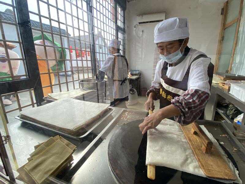 丰盈齐鲁｜来打卡！莲花湖村“食坊一条街”，丰收节上秀出亮眼民