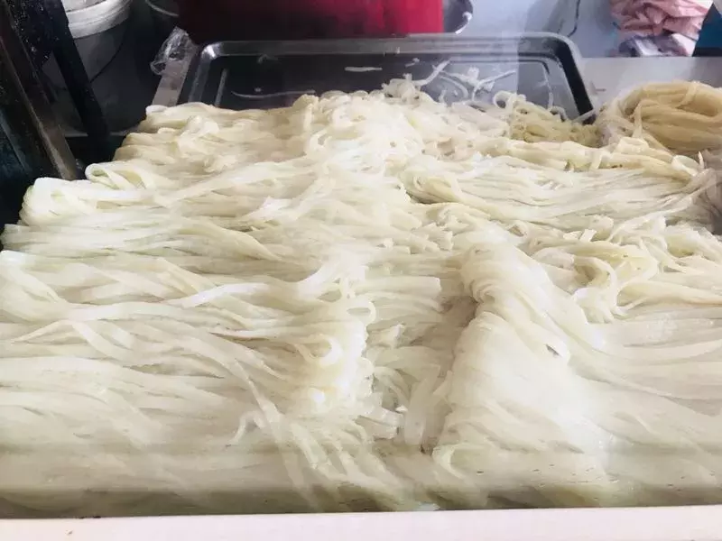 藏在兖州皇城园旁边几百米长的“美食一条街”，我好想吃上一遍。