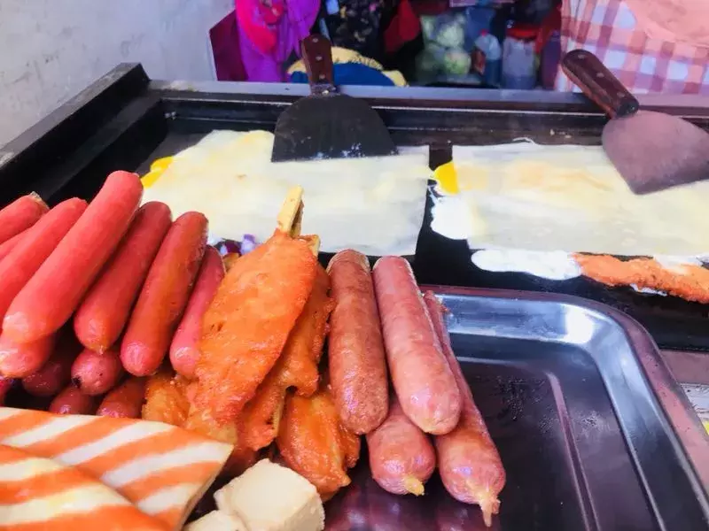 藏在兖州皇城园旁边几百米长的“美食一条街”，我好想吃上一遍。