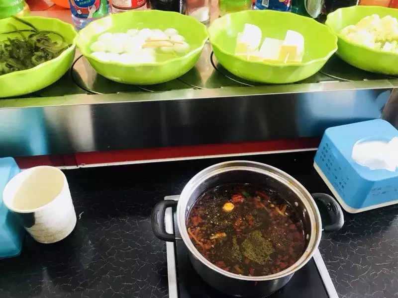 藏在兖州皇城园旁边几百米长的“美食一条街”，我好想吃上一遍。