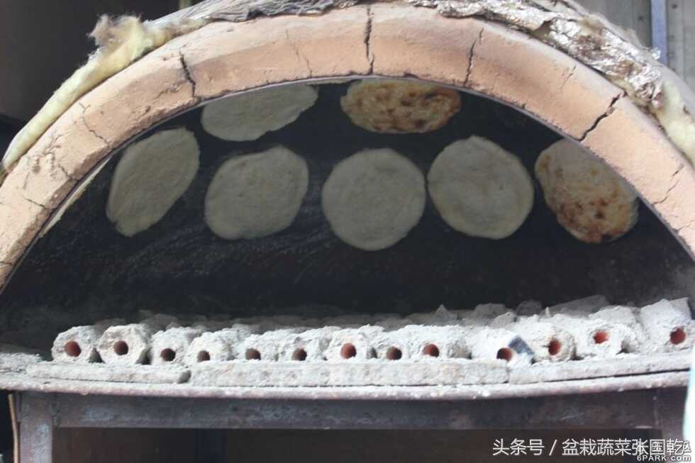 去梁山吃的武大郎烧饼潘金莲咸菜，小吃这样起名行吗？