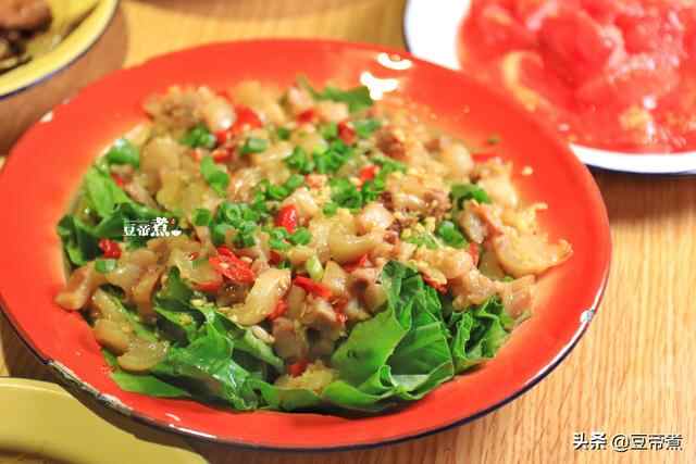不吃麻辣火锅，就吃梁山鸡，国庆前打卡网红圣地，带你品尝美食