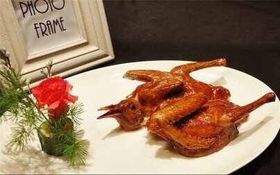 济宁特色美食——邹城烤乳鸽