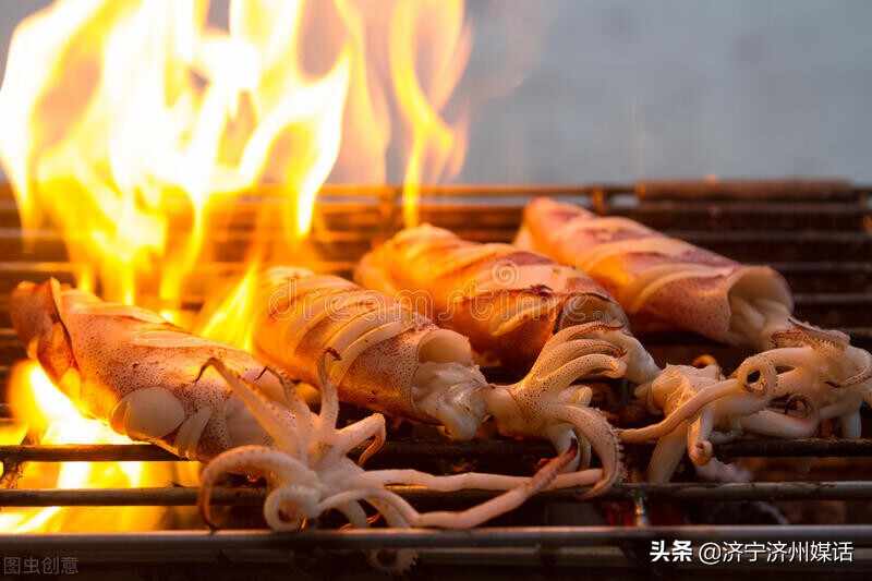 邹城太平农村夜市酱爆鲜鱿鱼：折射出新农村一道修养的华彩