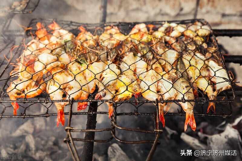 邹城太平农村夜市酱爆鲜鱿鱼：折射出新农村一道修养的华彩