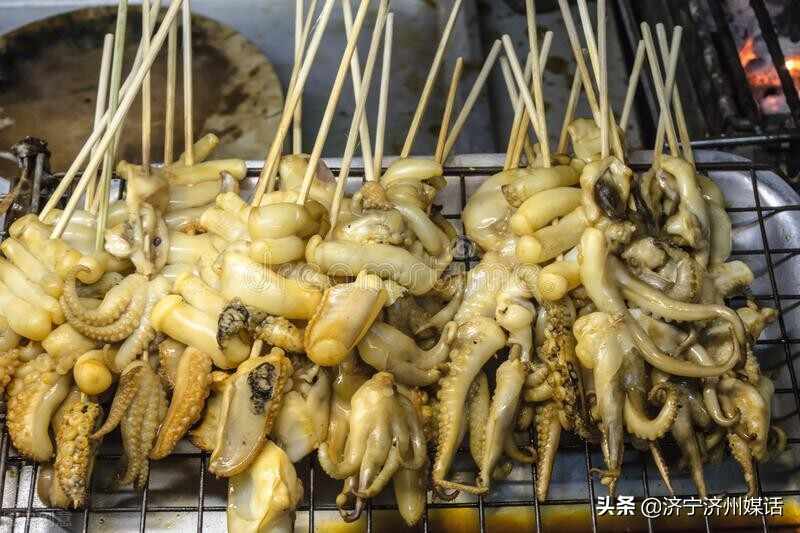 邹城太平农村夜市酱爆鲜鱿鱼：折射出新农村一道修养的华彩