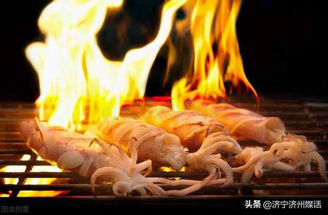 邹城太平农村夜市酱爆鲜鱿鱼：折射出新农村一道修养的华彩