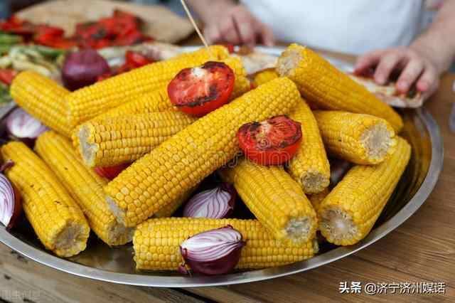 汶上南站新农村庭院烧烤：一种 友谊与幸福融合的休闲快乐