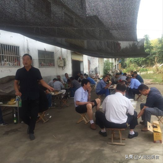 山东4代人卖传统早餐，3元一碗和卤猪头肉是绝配，外地人吃不惯