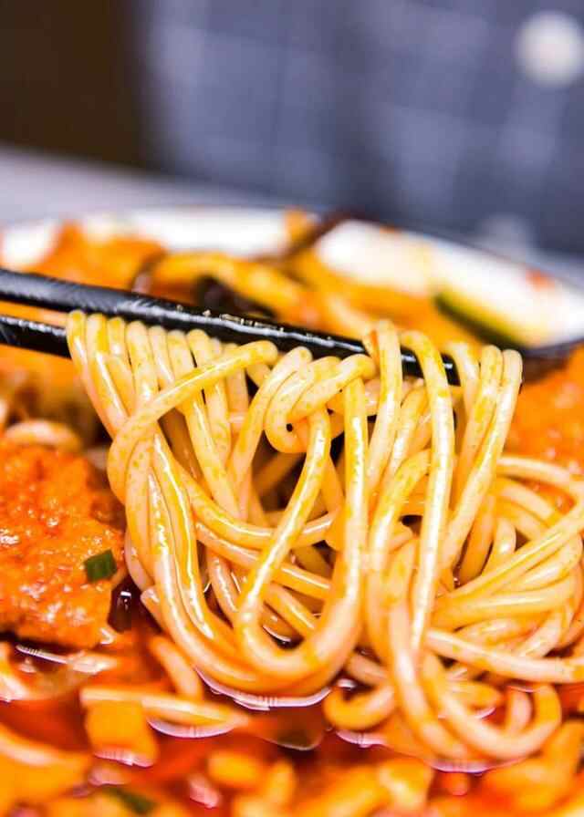 乐山这些操着外地口音的美食馆子，味道也太资格了吧