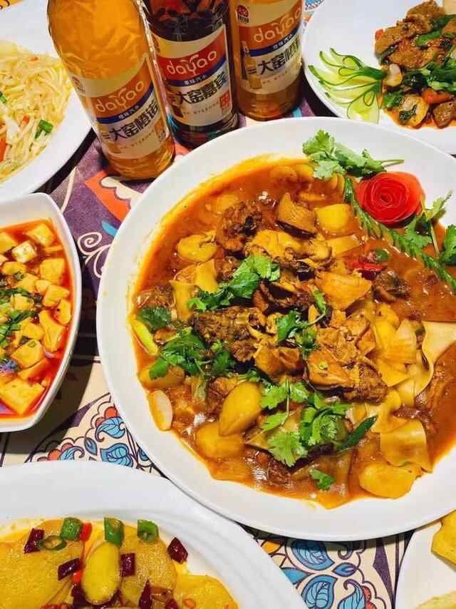 乐山这些操着外地口音的美食馆子，味道也太资格了吧