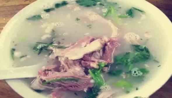 在微山：羊肉汤加煎饼的吃法如此美味