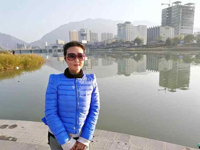 陇南成县梁山小吃市场，这里是人气最旺的夜市