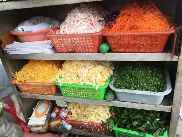 大邹城，火遍全城的特色美食--菜煎饼！